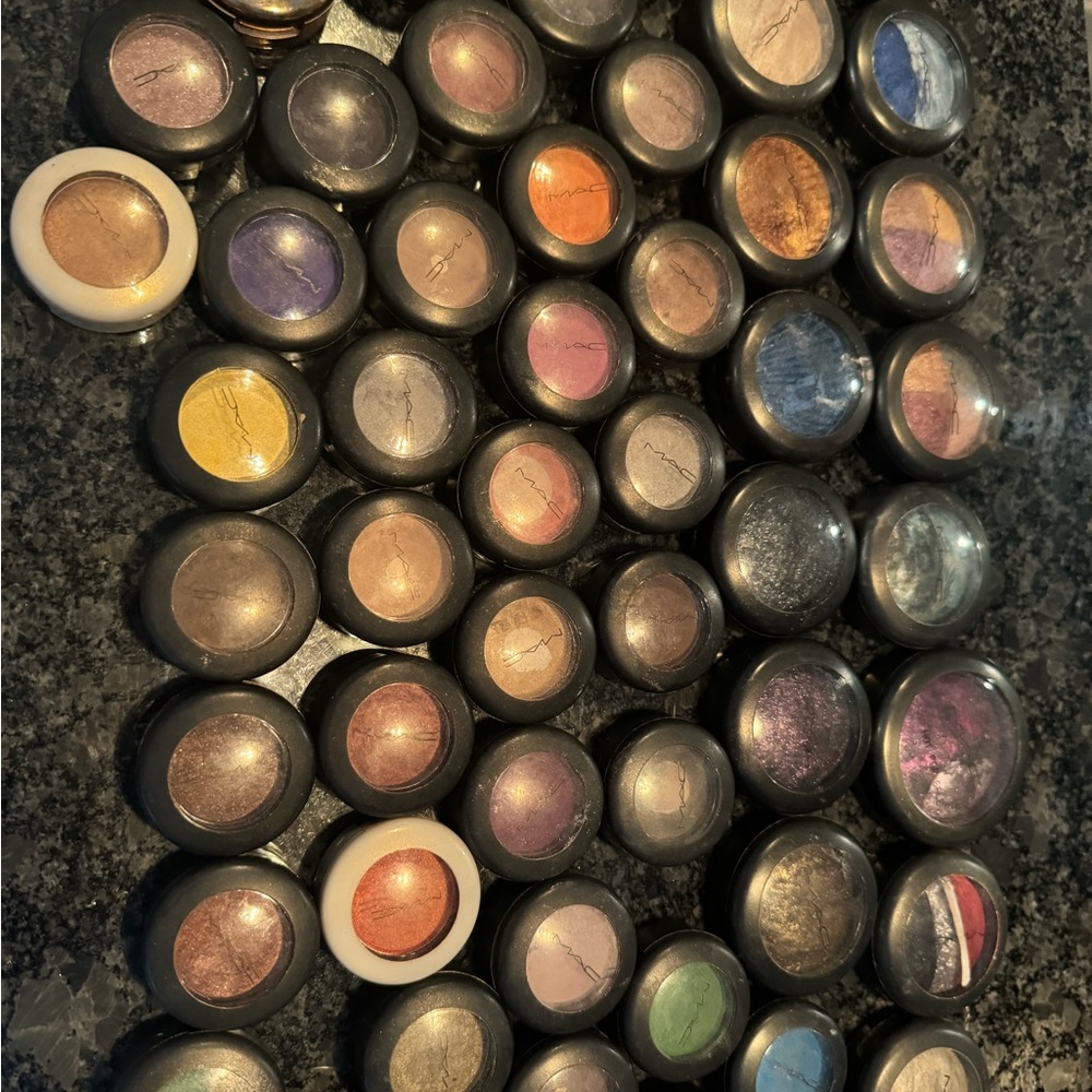 MAC eyeshadows - Picture 7 of 7